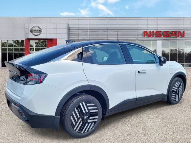 2026 Everest White Pearl/Black Nissan LEAF SV+ FWD SUV