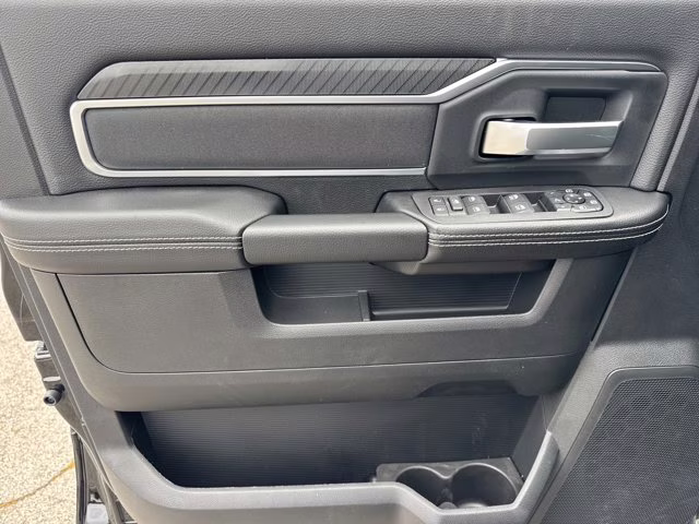 2026 Diamond Black Crystal Pearlcoat Ram 3500 Big Horn 4X4 Truck