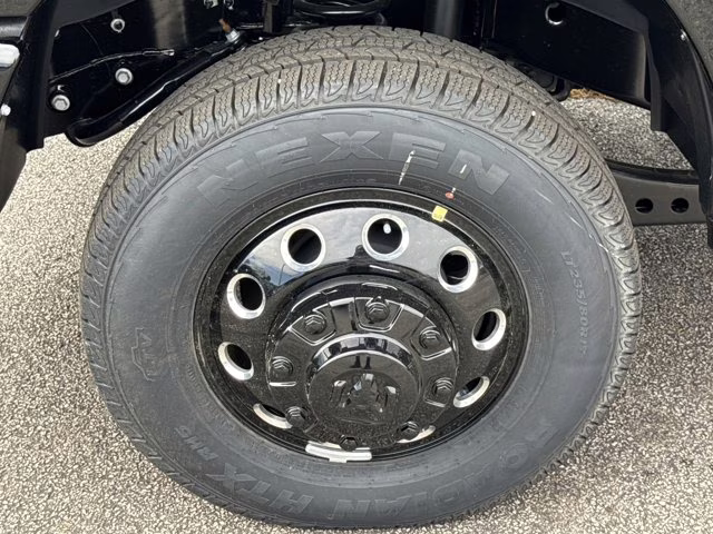 2026 Diamond Black Crystal Pearlcoat Ram 3500 Big Horn 4X4 Truck