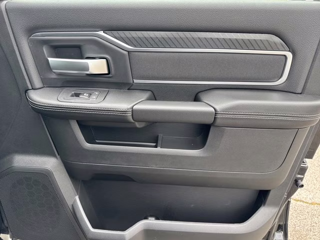 2026 Diamond Black Crystal Pearlcoat Ram 3500 Big Horn 4X4 Truck