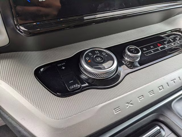 2025 Black Metallic Ford Expedition Active 4X4 SUV