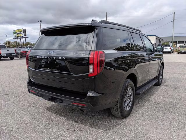 2025 Black Metallic Ford Expedition Active 4X4 SUV