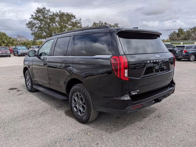 2025 Black Metallic Ford Expedition Active 4X4 SUV