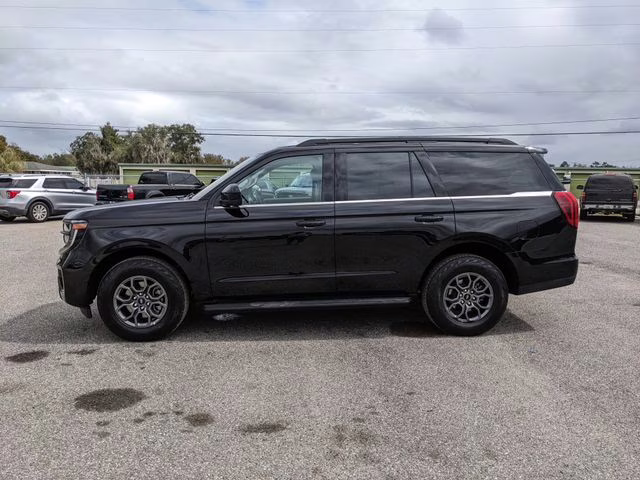 2025 Black Metallic Ford Expedition Active 4X4 SUV