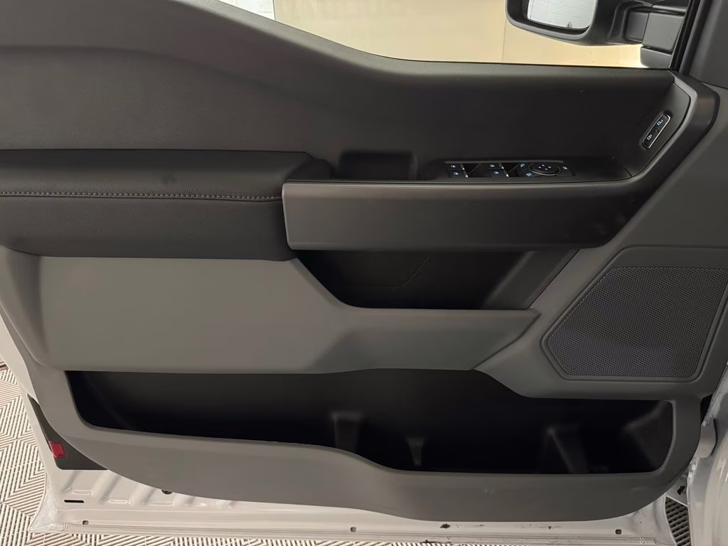 2026 Oxford White Ford Super Duty F-250 SRW XLT 4X4 Truck