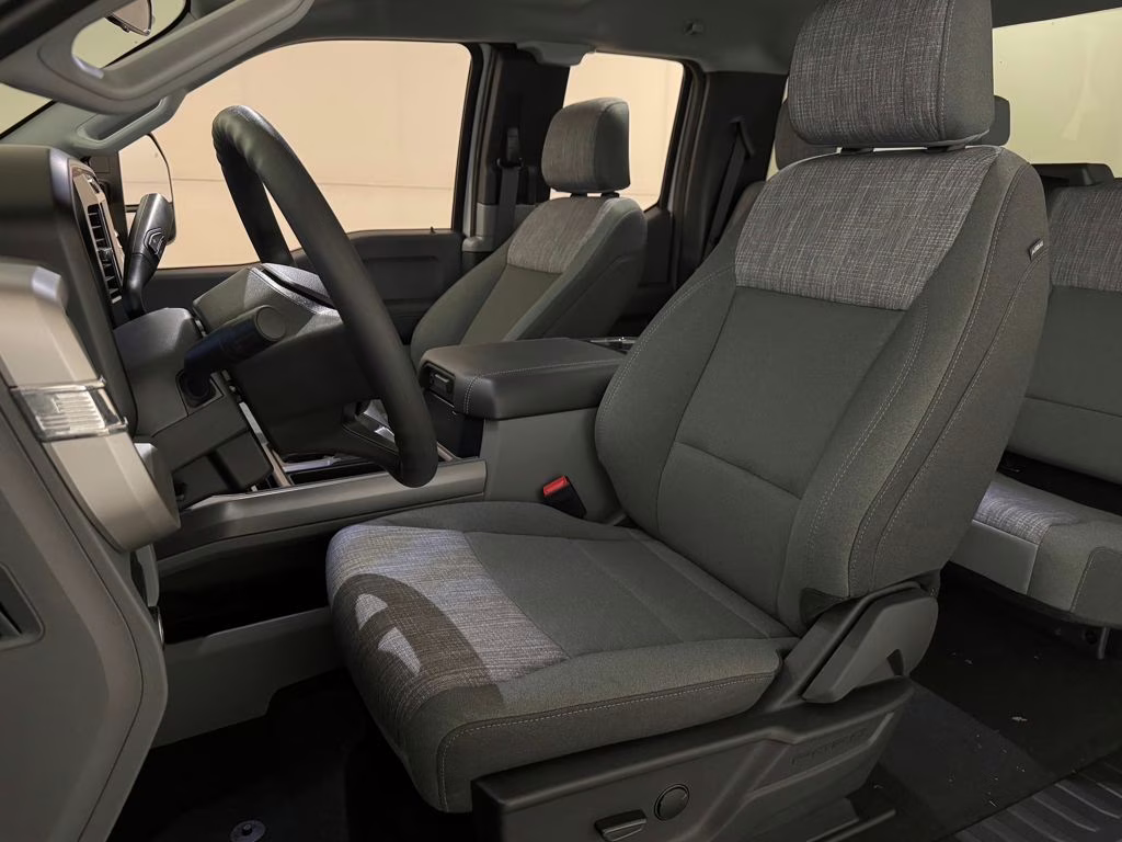 2026 Oxford White Ford Super Duty F-250 SRW XLT 4X4 Truck