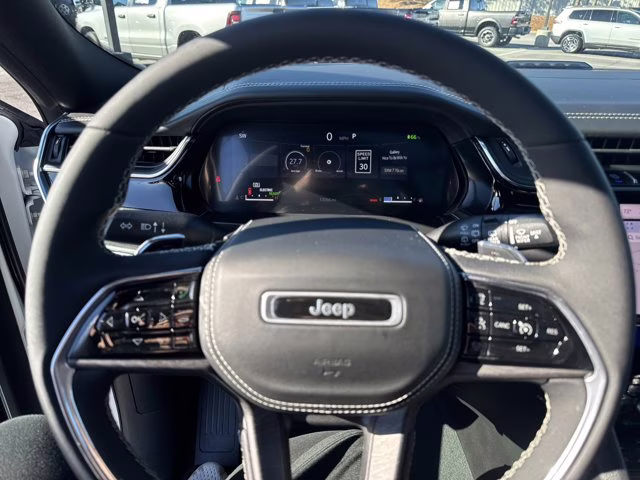 2023 Bright White Clearcoat Jeep Grand Cherokee 4xe Overland 4X4 SUV