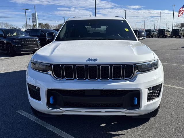 2023 Bright White Clearcoat Jeep Grand Cherokee 4xe Overland 4X4 SUV