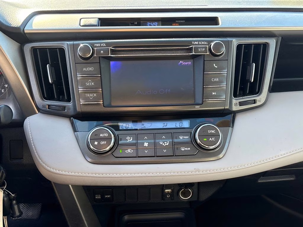 2013 Classic Silver Metallic Toyota RAV4 XLE AWD SUV