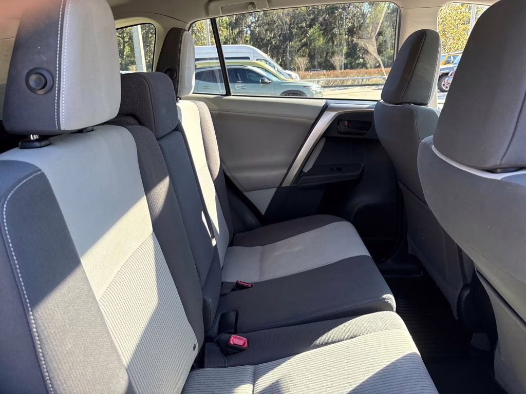 2013 Classic Silver Metallic Toyota RAV4 XLE AWD SUV