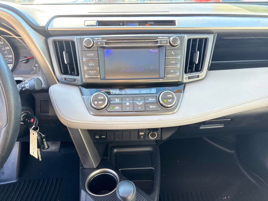 2013 Classic Silver Metallic Toyota RAV4 XLE AWD SUV