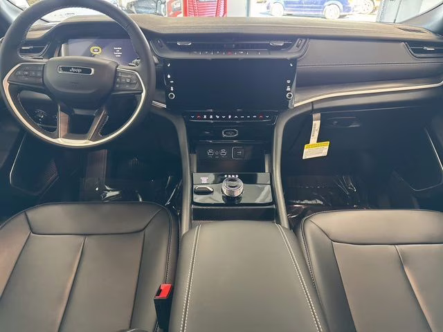 2026 Bright White Clearcoat Jeep Grand Cherokee Limited 4X4 SUV