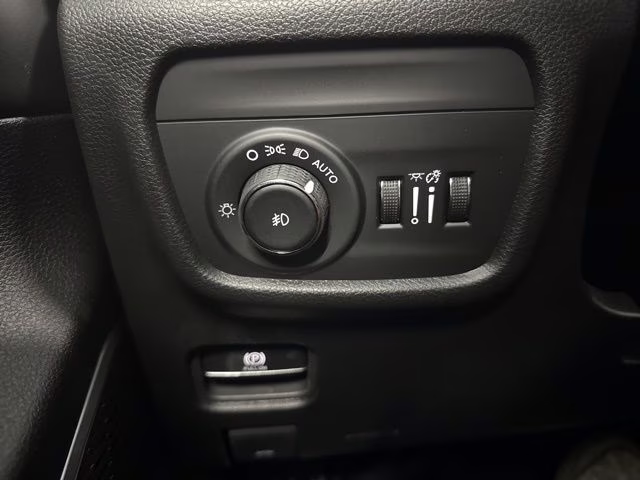 2026 Bright White Clearcoat Jeep Grand Cherokee Limited 4X4 SUV