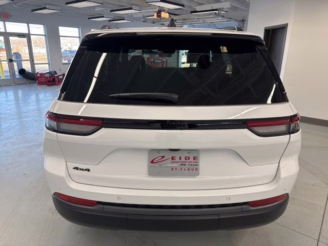 2026 Bright White Clearcoat Jeep Grand Cherokee Limited 4X4 SUV