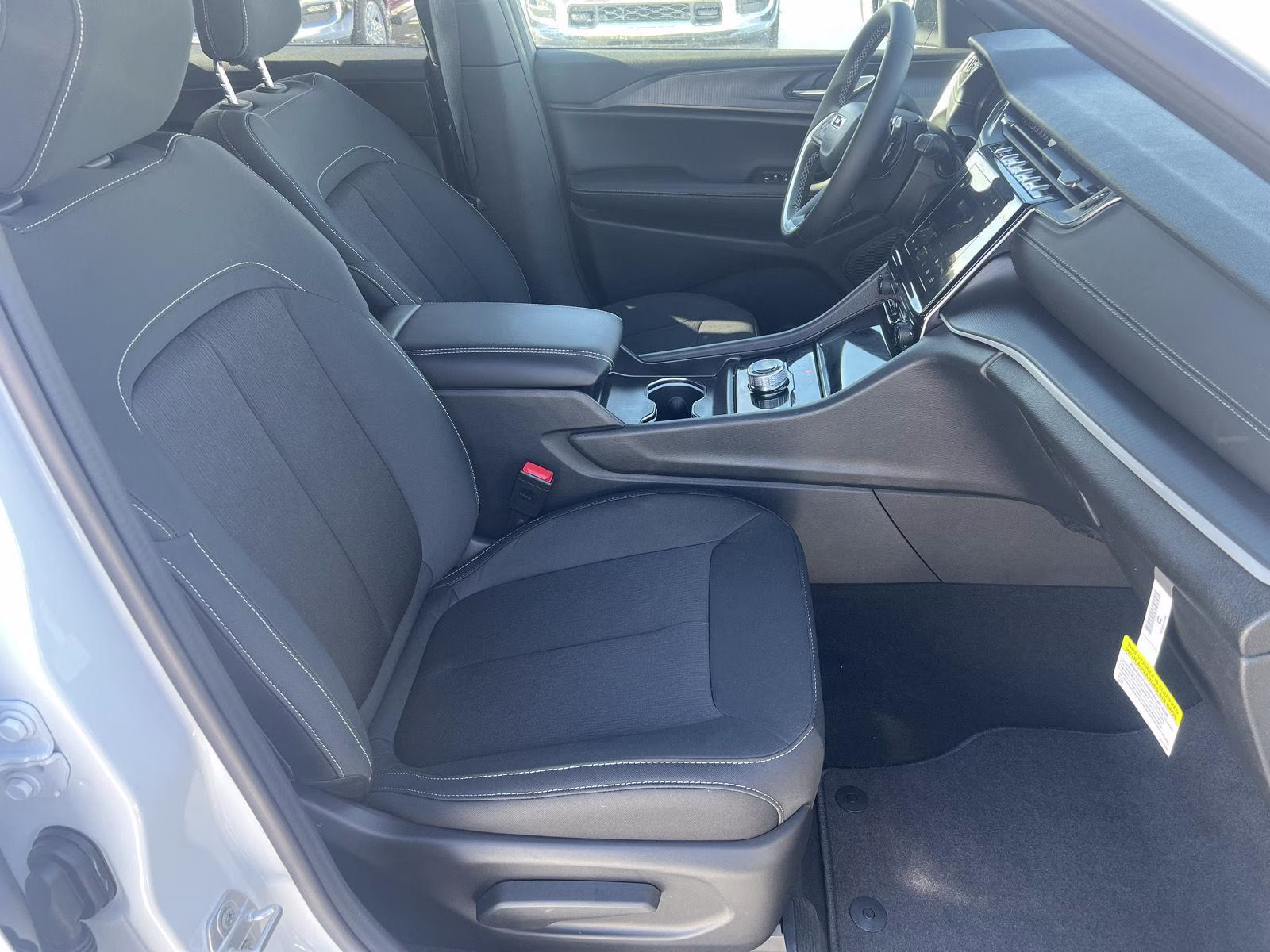 2026 Bright White Clearcoat Jeep Grand Cherokee L Laredo 4X4 SUV
