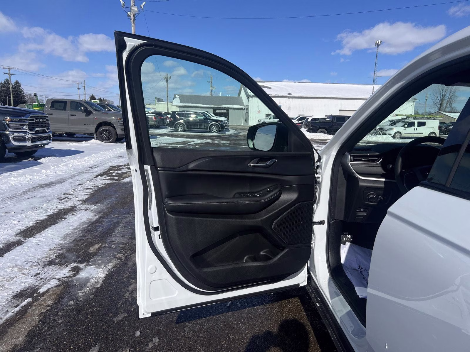 2026 Bright White Clearcoat Jeep Grand Cherokee L Laredo 4X4 SUV