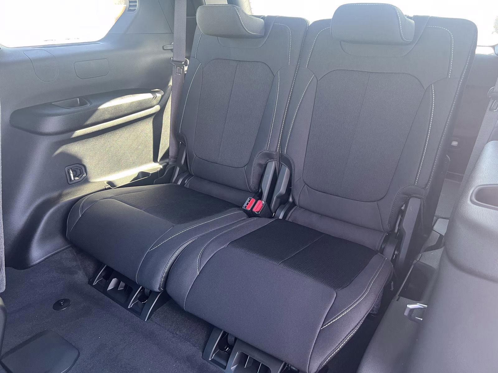 2026 Bright White Clearcoat Jeep Grand Cherokee L Laredo 4X4 SUV