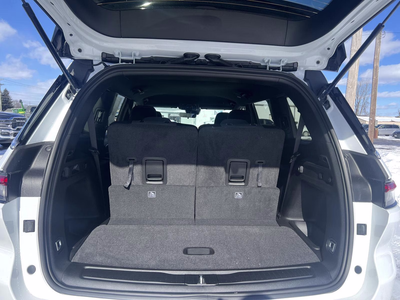2026 Bright White Clearcoat Jeep Grand Cherokee L Laredo 4X4 SUV