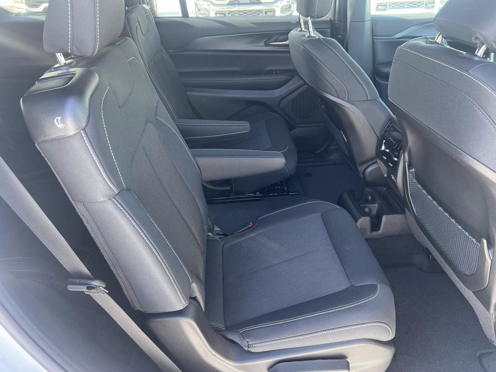 2026 Bright White Clearcoat Jeep Grand Cherokee L Laredo 4X4 SUV