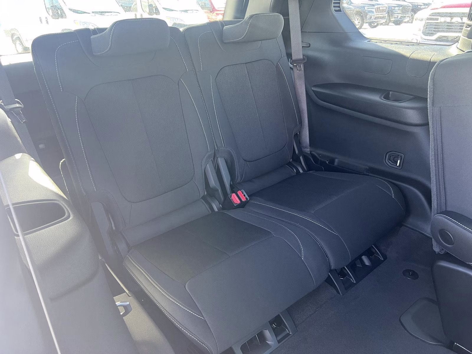 2026 Bright White Clearcoat Jeep Grand Cherokee L Laredo 4X4 SUV