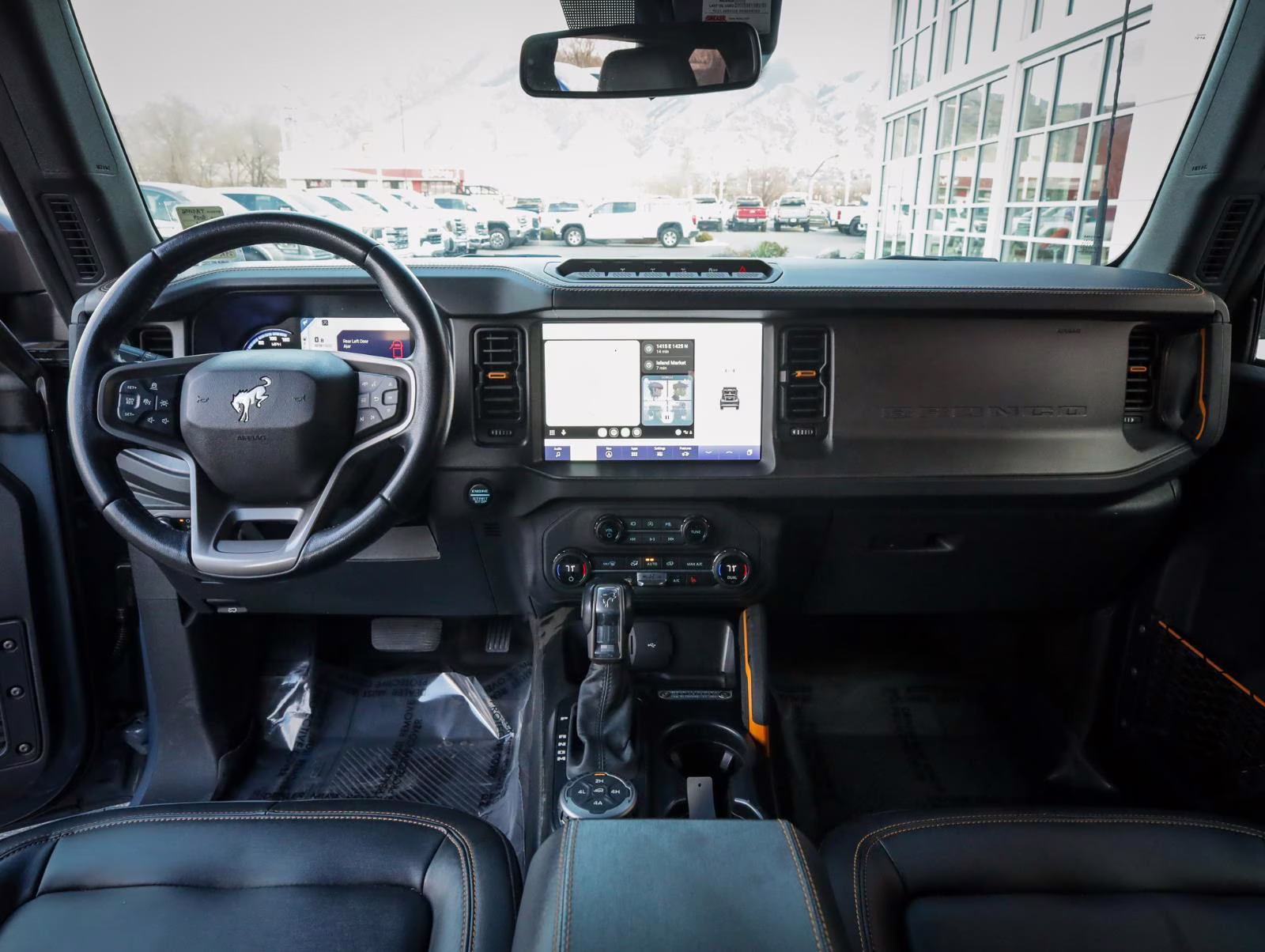 2024 Azure Gray Metallic Tri-Coat Ford Bronco Badlands 4 Door Advanced 4x4 4X4 SUV