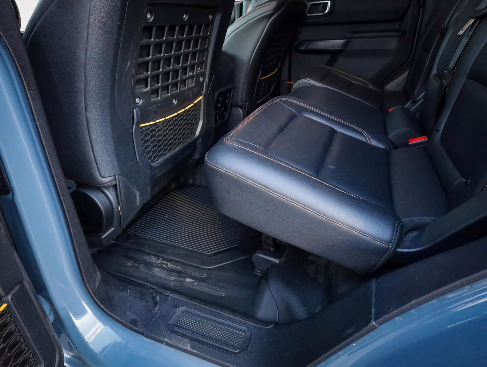 2024 Azure Gray Metallic Tri-Coat Ford Bronco Badlands 4 Door Advanced 4x4 4X4 SUV