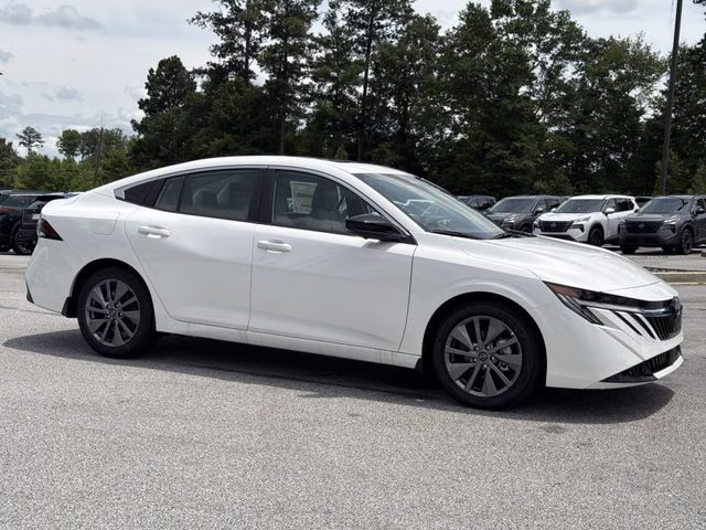 2026 Aspen White Tricoat Nissan Sentra SL FWD Sedan