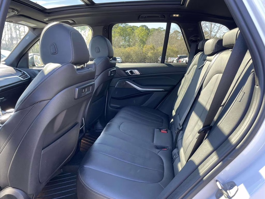 2022 Mineral White Metallic BMW X5 sDrive40i RWD SUV