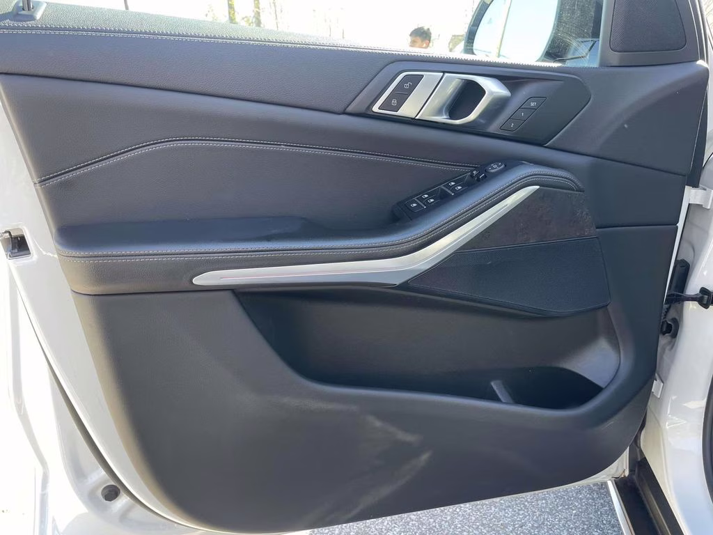 2022 Mineral White Metallic BMW X5 sDrive40i RWD SUV