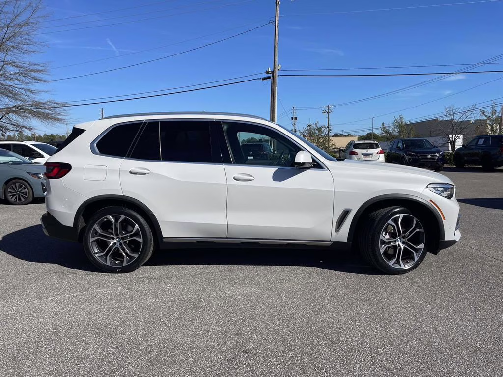 2022 Mineral White Metallic BMW X5 sDrive40i RWD SUV
