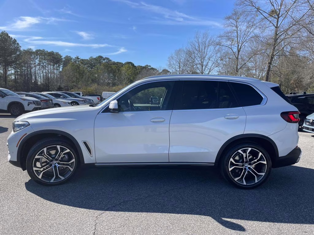 2022 Mineral White Metallic BMW X5 sDrive40i RWD SUV