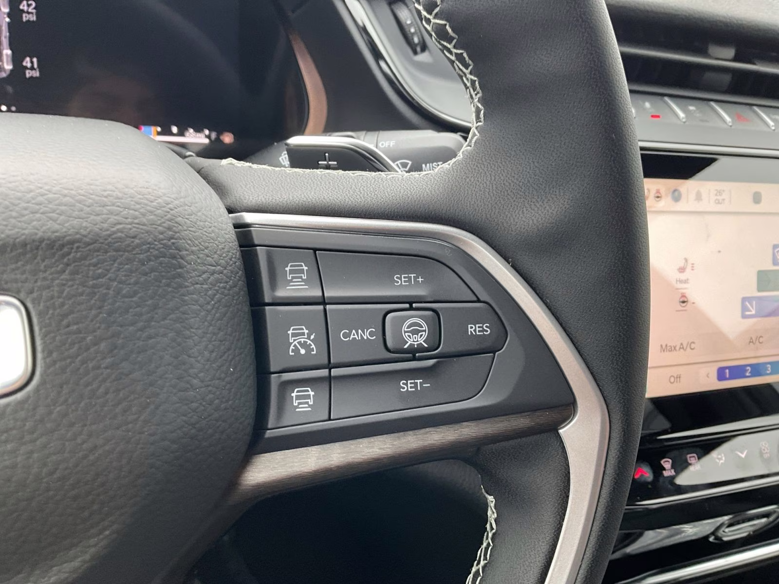 2026 Bright White Clearcoat Jeep Grand Cherokee Limited 4X4 SUV