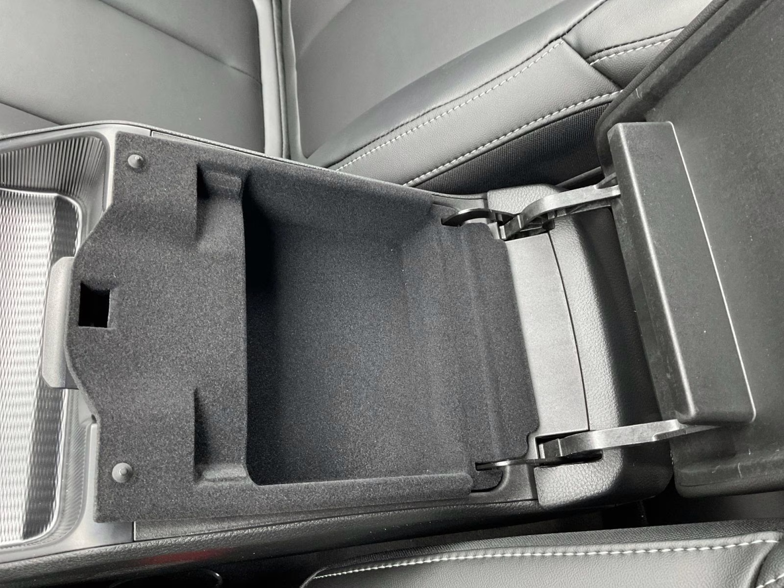 2026 Bright White Clearcoat Jeep Grand Cherokee Limited 4X4 SUV