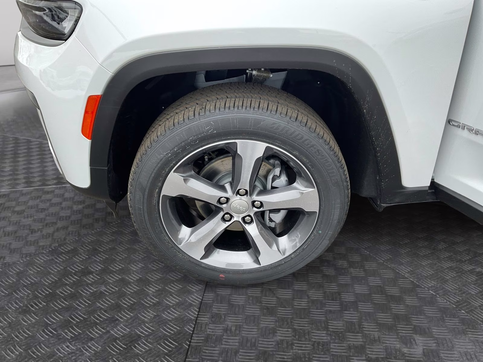 2026 Bright White Clearcoat Jeep Grand Cherokee Limited 4X4 SUV