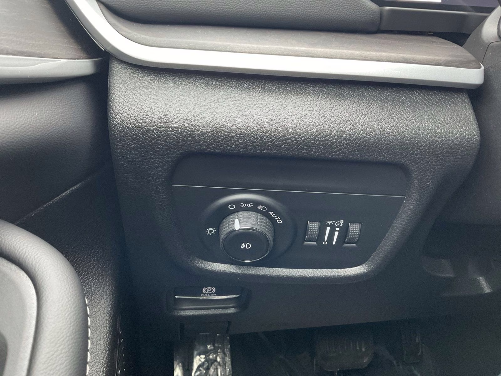 2026 Bright White Clearcoat Jeep Grand Cherokee Limited 4X4 SUV