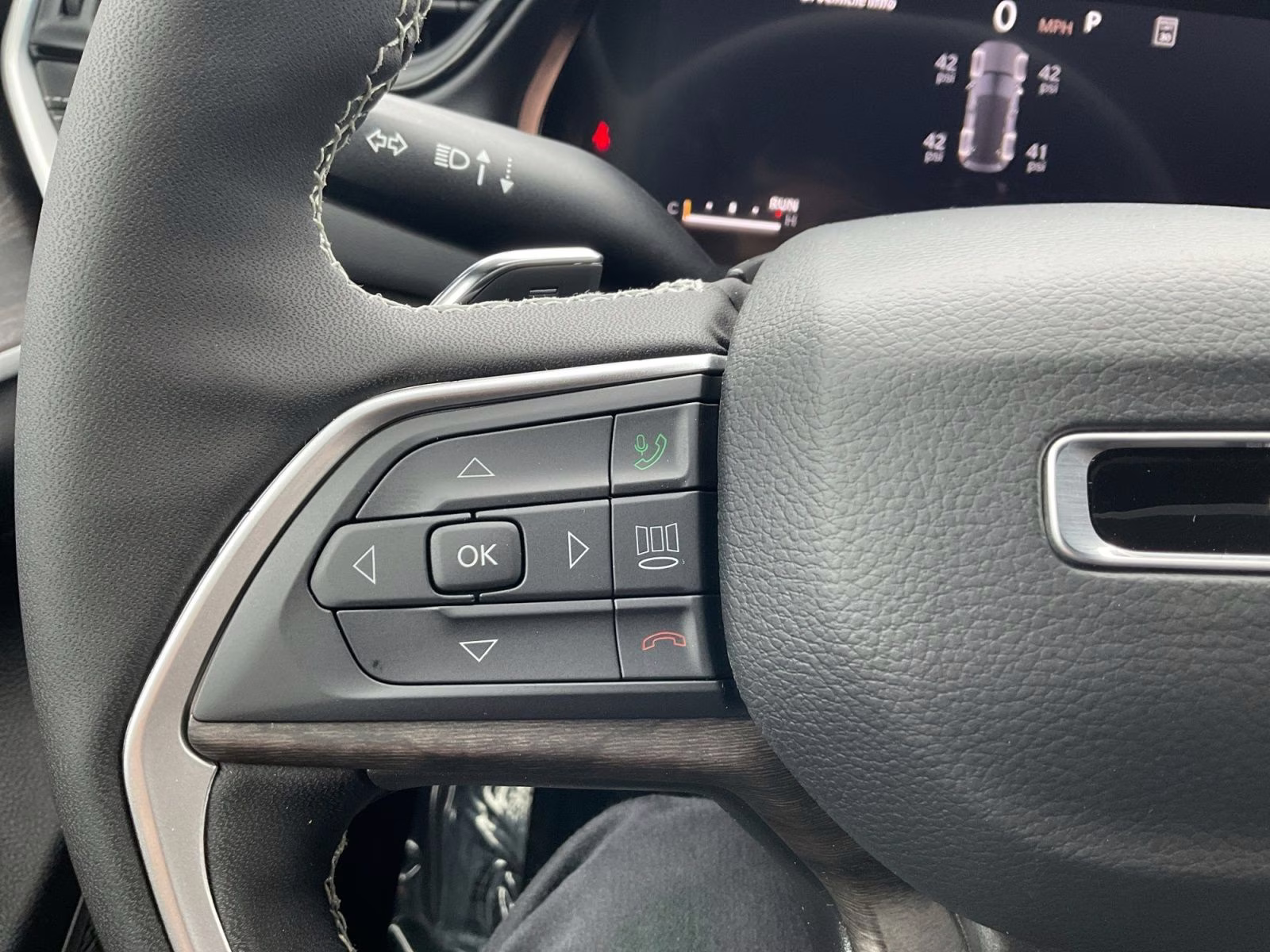 2026 Bright White Clearcoat Jeep Grand Cherokee Limited 4X4 SUV