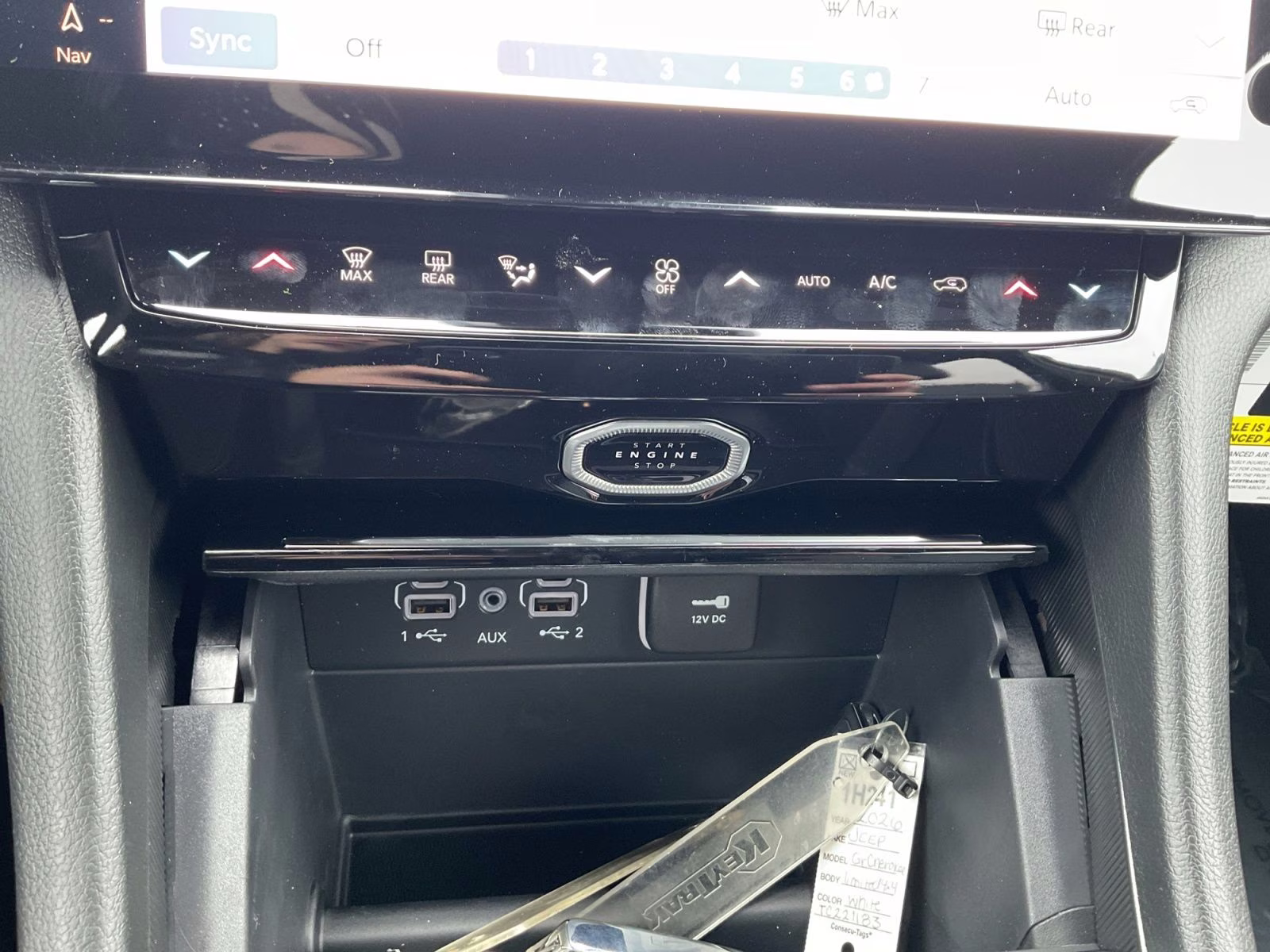 2026 Bright White Clearcoat Jeep Grand Cherokee Limited 4X4 SUV