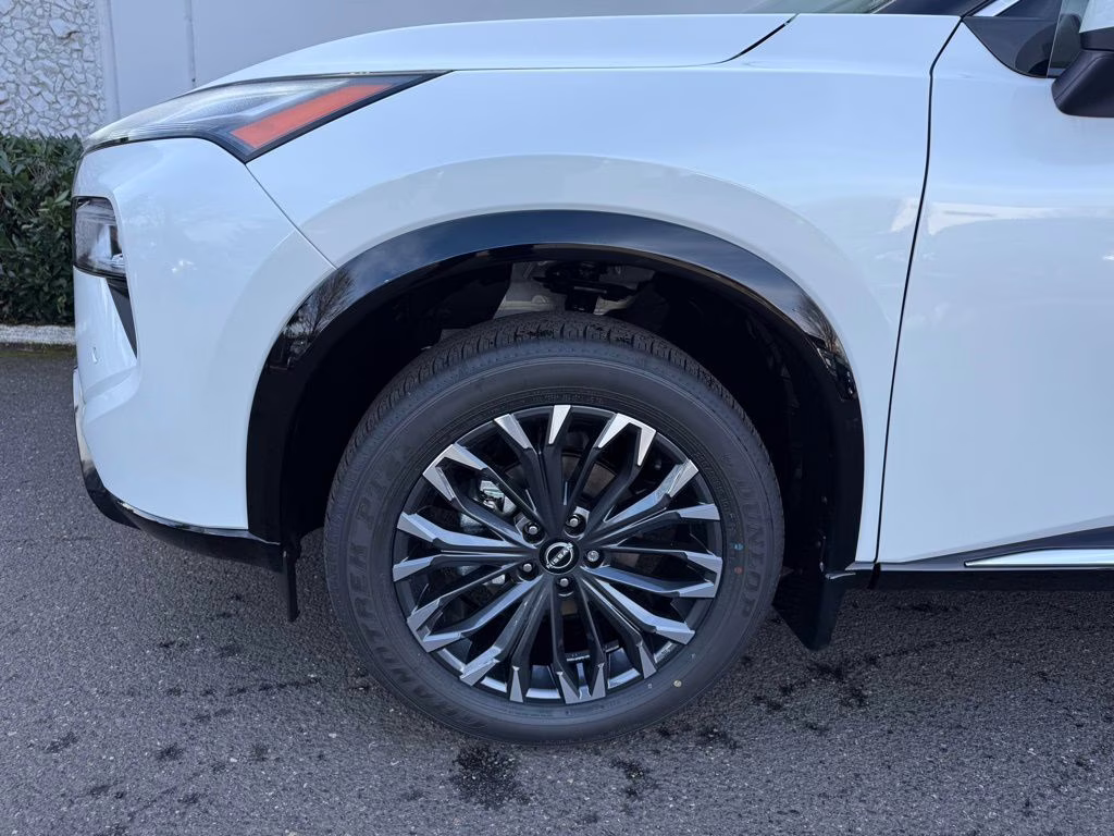 2026 Everest White Pearl Tricoat Nissan Rogue Platinum AWD SUV