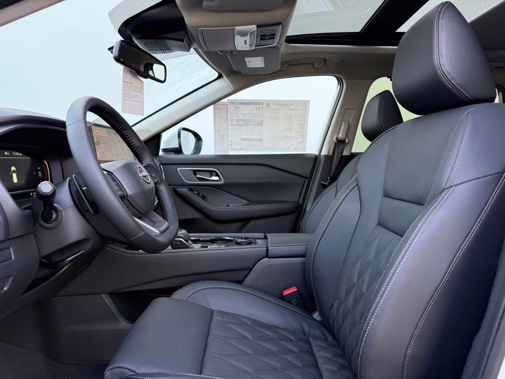 2026 Everest White Pearl Tricoat Nissan Rogue Platinum AWD SUV