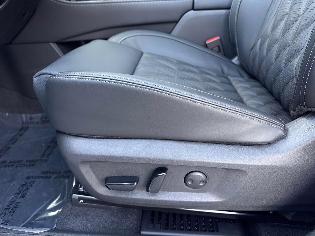 2026 Everest White Pearl Tricoat Nissan Rogue Platinum AWD SUV