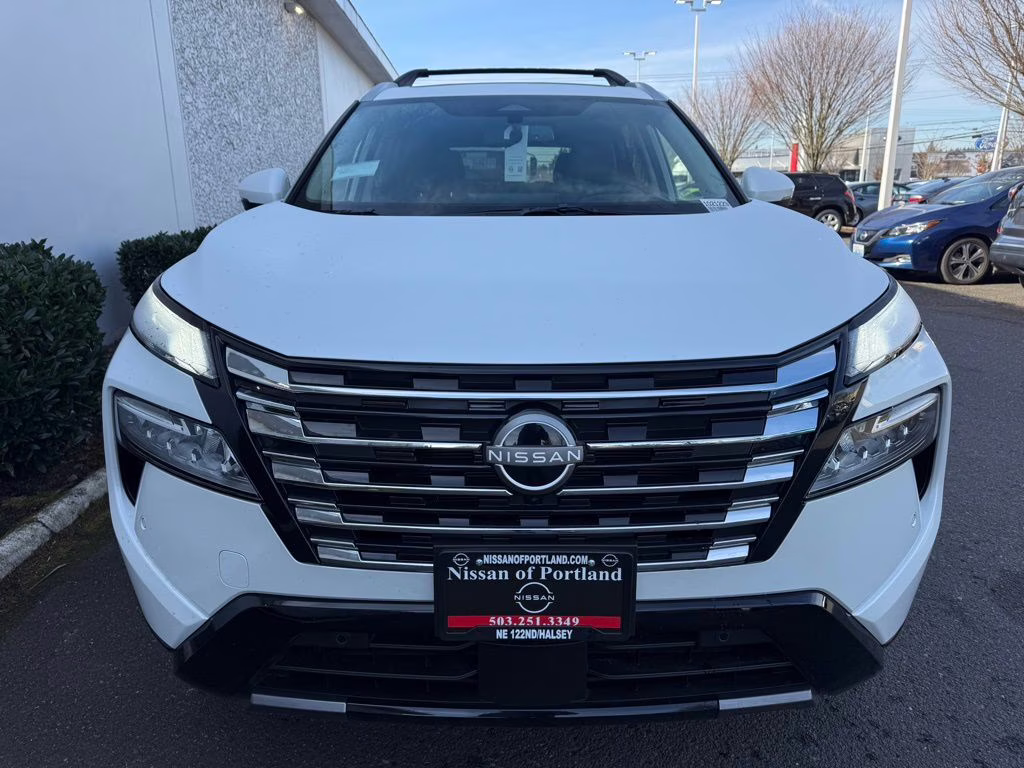 2026 Everest White Pearl Tricoat Nissan Rogue Platinum AWD SUV