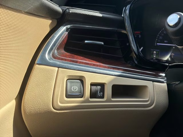 2019 Dark Mocha Metallic Cadillac XT5 Luxury AWD SUV