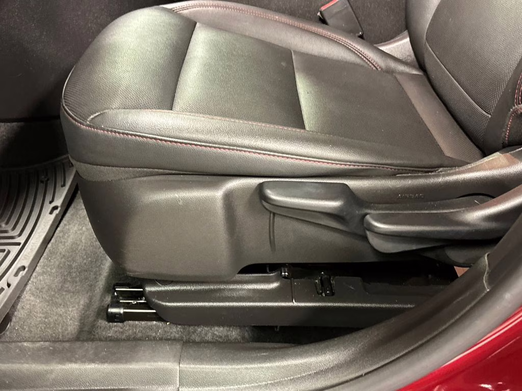 2025 Crimson Metallic Chevrolet Trax 2RS FWD SUV