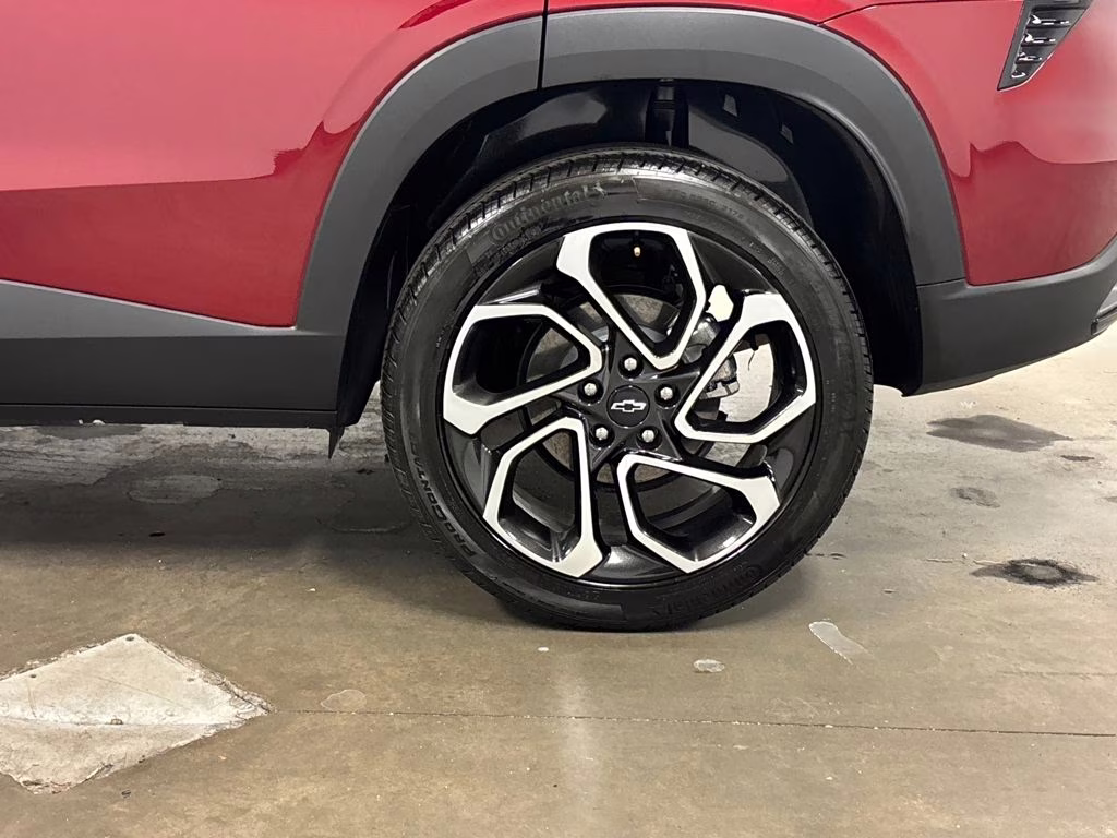 2025 Crimson Metallic Chevrolet Trax 2RS FWD SUV