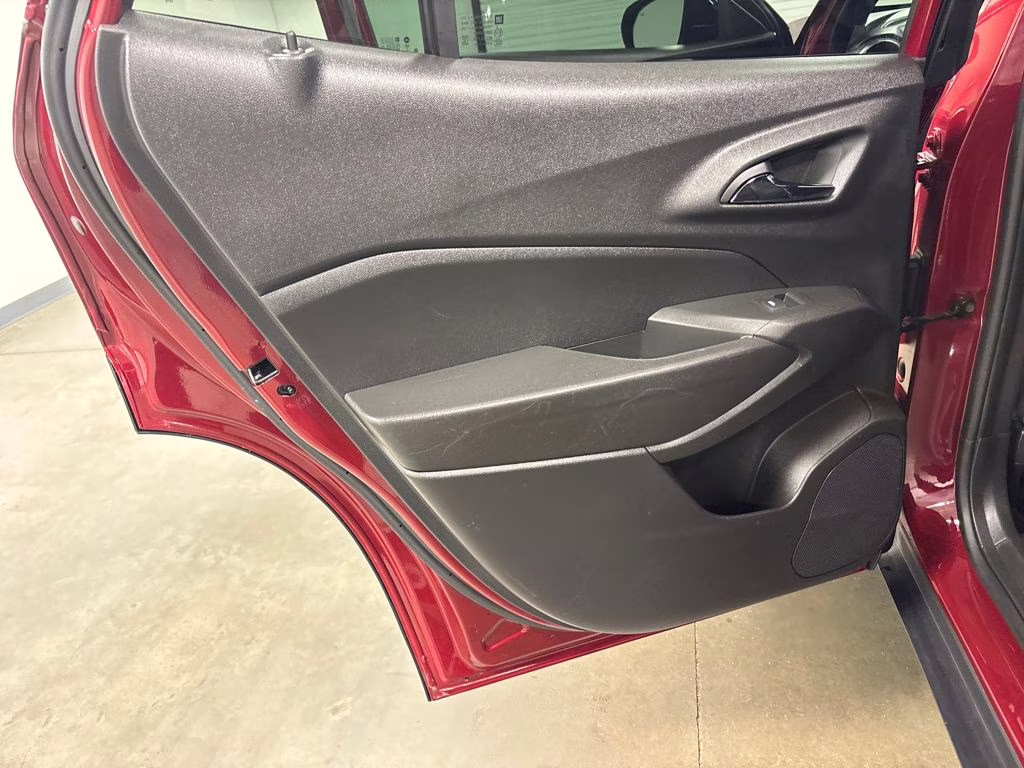 2025 Crimson Metallic Chevrolet Trax 2RS FWD SUV