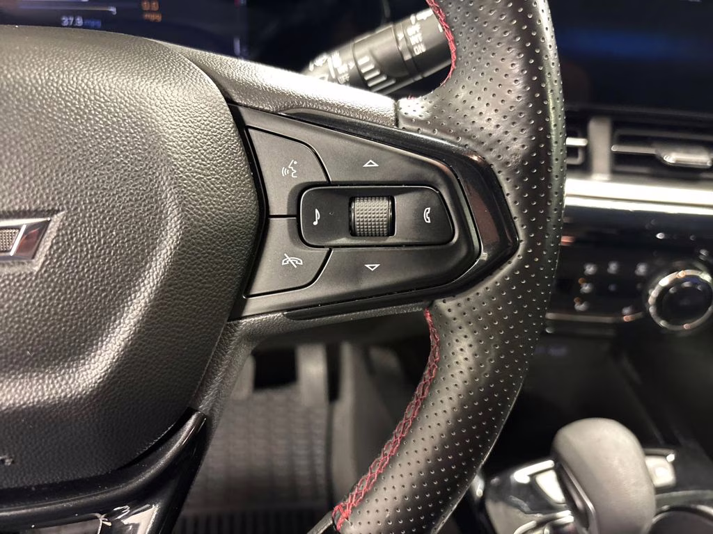 2025 Crimson Metallic Chevrolet Trax 2RS FWD SUV