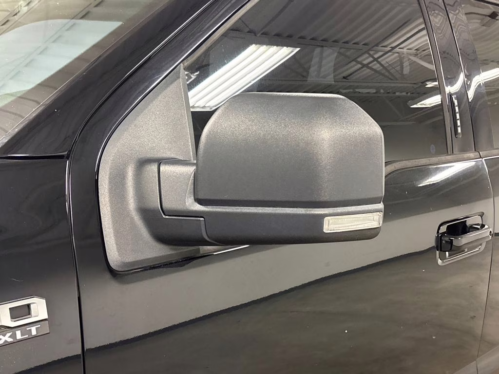 2016 Shadow Black Ford F-150 XLT 4X4 Truck