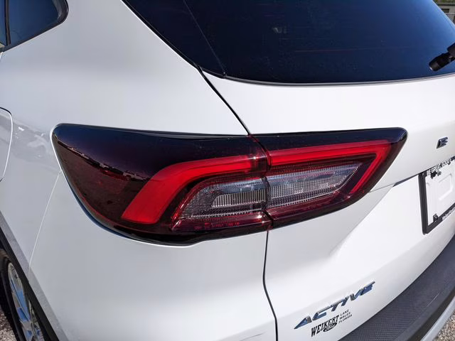 2026 Oxford White Ford Escape Active FWD SUV