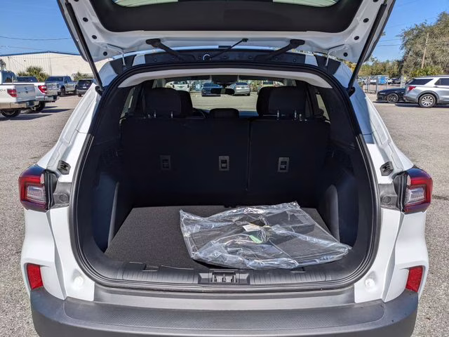 2026 Oxford White Ford Escape Active FWD SUV