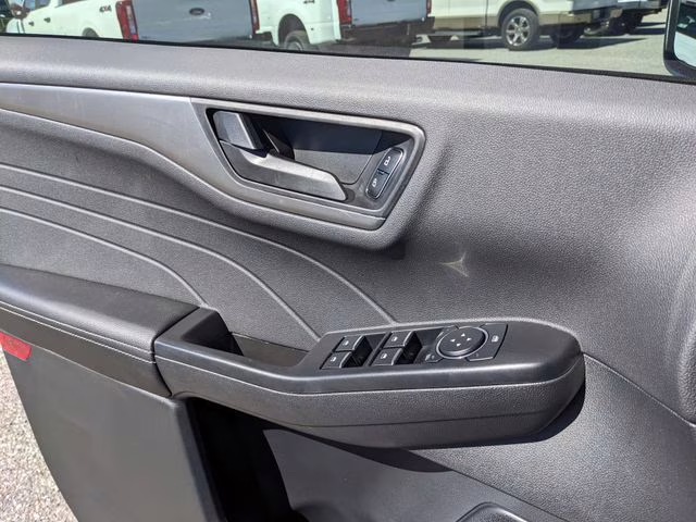 2026 Oxford White Ford Escape Active FWD SUV